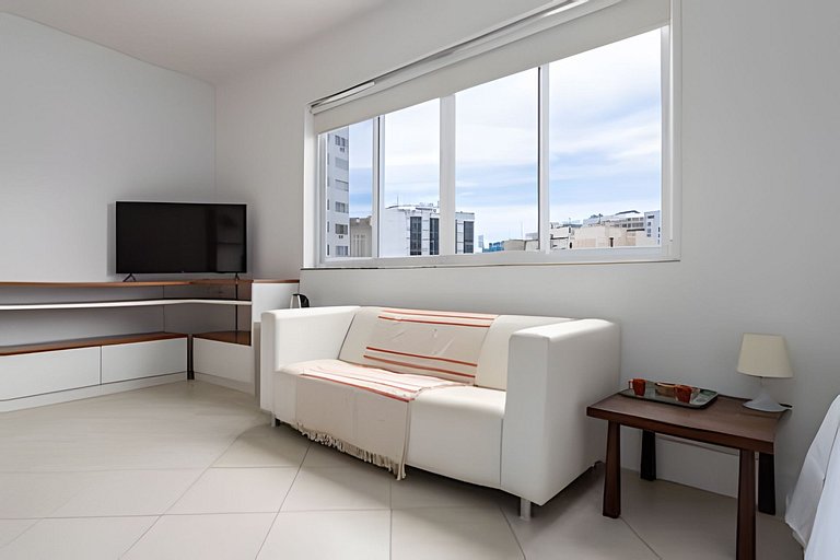 32 COP Studio funcional em Copacabana com tudo embaixo