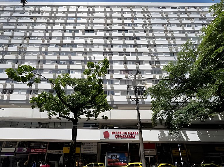 32 COP Studio funcional em Copacabana com tudo embaixo