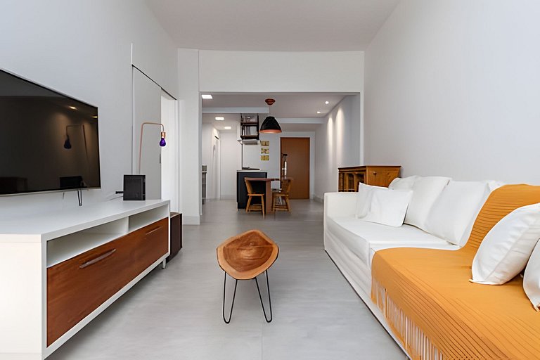 CurtaLeblon: Reformado, 2 quartos, 8 min da praia