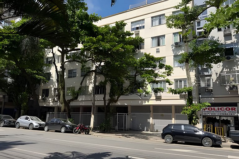 CurtaLeblon: Reformado, 2 quartos, 8 min da praia