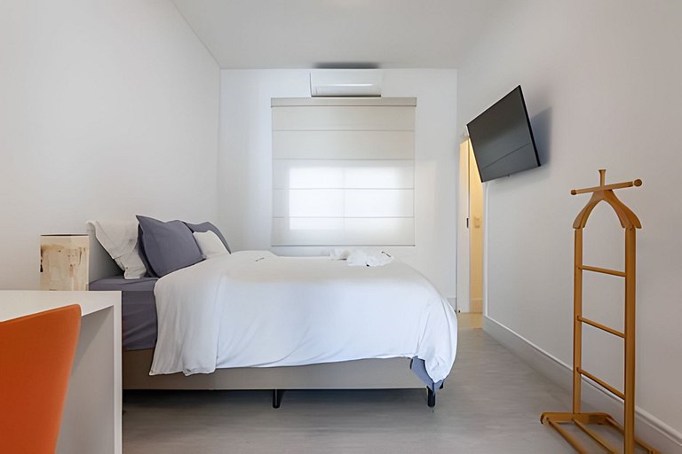 CurtaLeblon: Reformado, 2 quartos, 8 min da praia