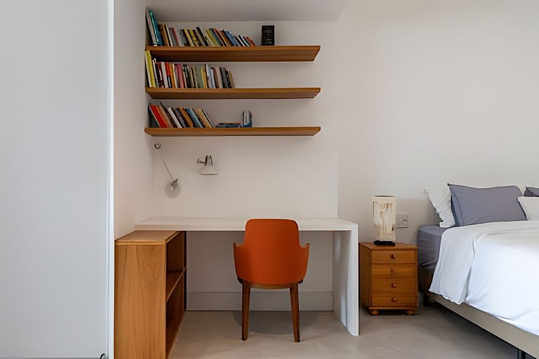 CurtaLeblon: Reformado, 2 quartos, 8 min da praia