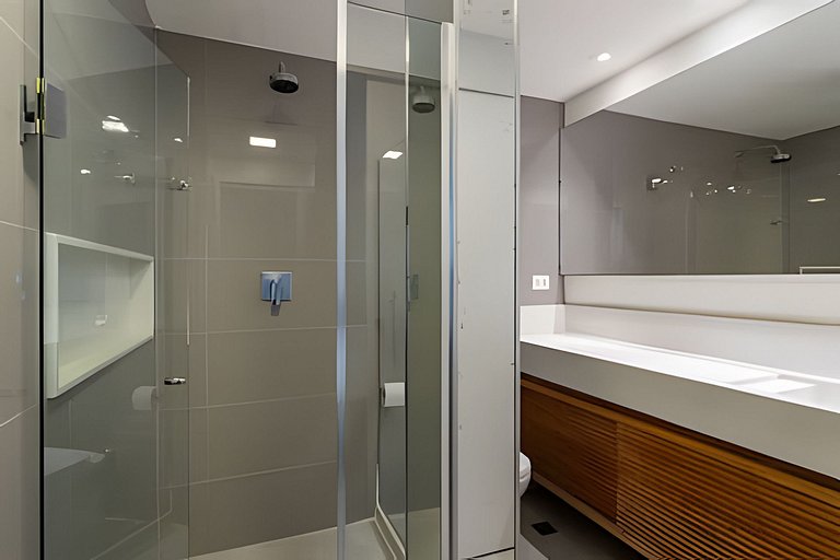 CurtaLeblon: Reformado, 2 quartos, 8 min da praia