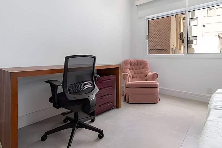 CurtaLeblon: Reformado, 2 quartos, 8 min da praia