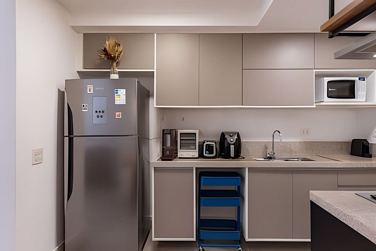 CurtaLeblon: Reformado, 2 quartos, 8 min da praia