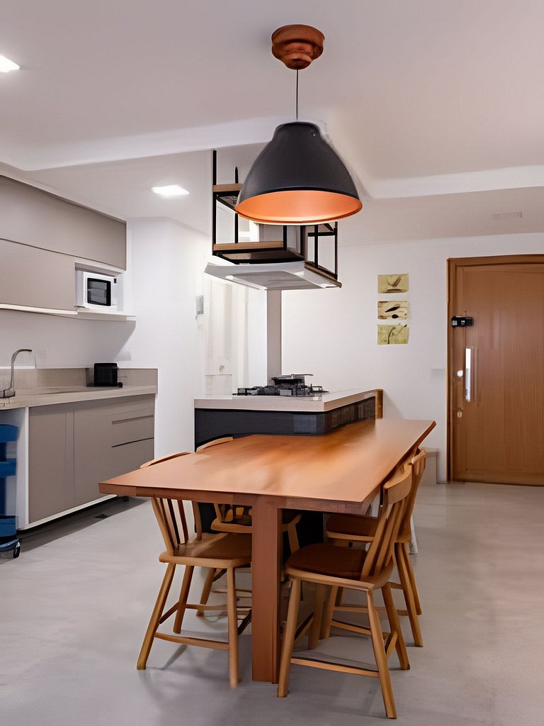 CurtaLeblon: Reformado, 2 quartos, 8 min da praia