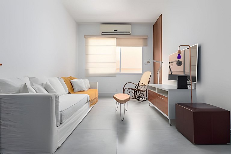 CurtaLeblon: Reformado, 2 quartos, 8 min da praia