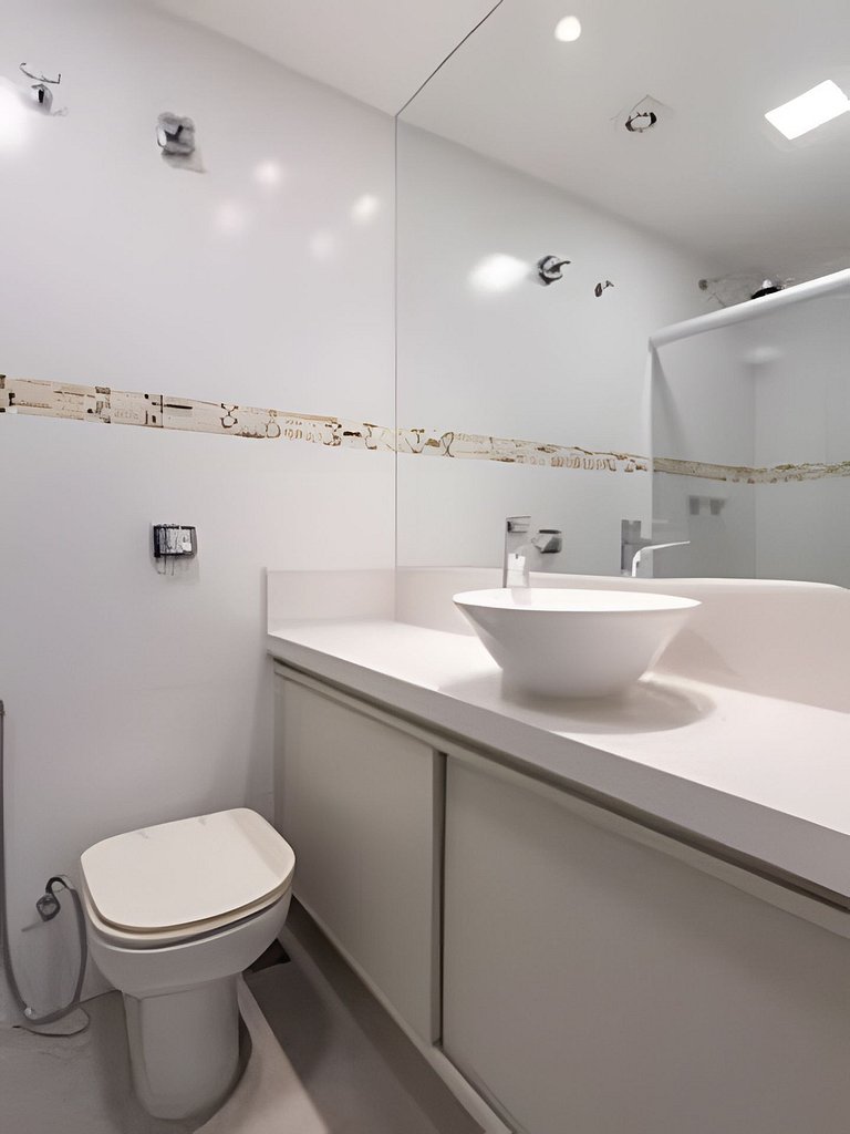 CurtaLeblon: Reformado, 2 quartos, 8 min da praia