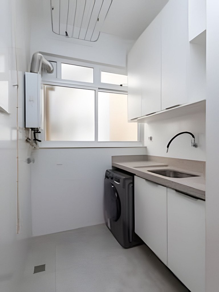 CurtaLeblon: Reformado, 2 quartos, 8 min da praia