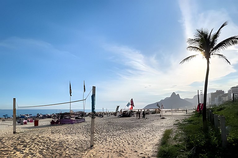 CurtaArpoador: Charmoso, arborizado, 5min praia